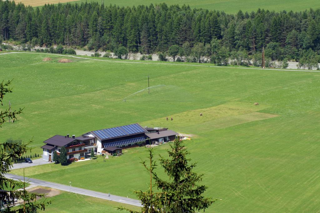 Apartments Bauernhof Dismasn Hof Langenfeld Bagian luar foto