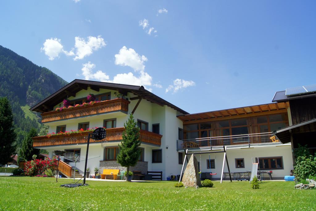 Apartments Bauernhof Dismasn Hof Langenfeld Bagian luar foto