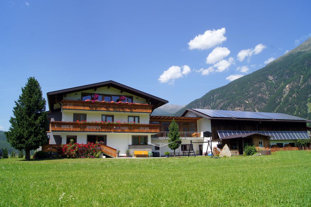 Apartments Bauernhof Dismasn Hof Langenfeld Bagian luar foto