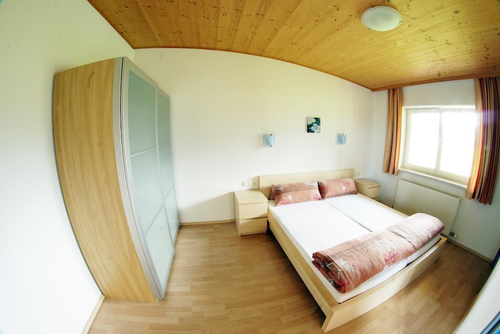 Apartments Bauernhof Dismasn Hof Langenfeld Ruang foto